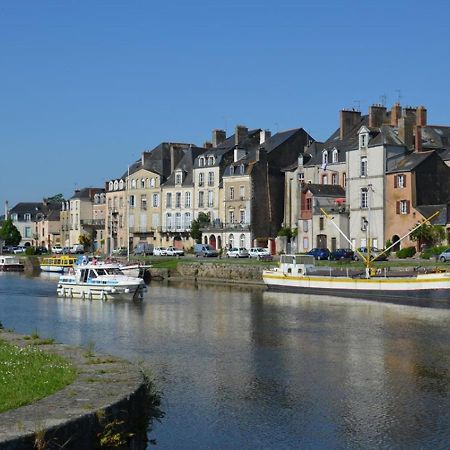 Spacieux T3 Lumineux Dans Quartier Historique Avec Wifi Redon Bagian luar foto