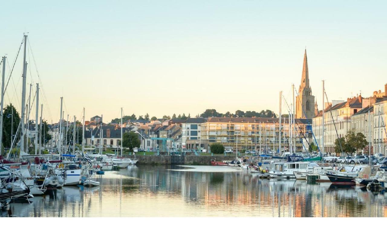 Spacieux T3 Lumineux Dans Quartier Historique Avec Wifi Redon Bagian luar foto